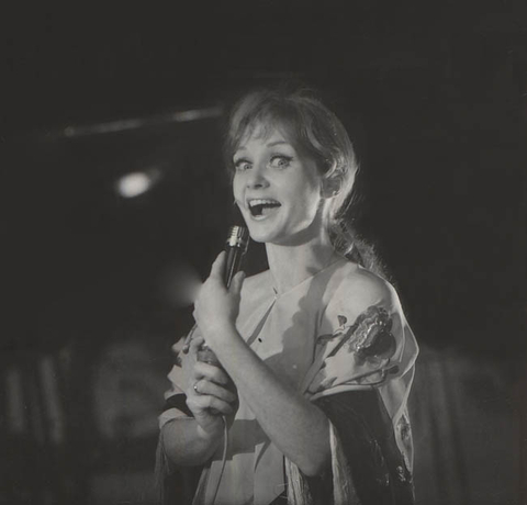 Barbara Krafftówna  jako Alicja, w 