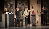 Agnieszka Pilaszewska (Sędzina), Monika Kwiatkowska (Policjantka Hackett), Zbigniew Suszyński (Strażnik sądowy), Marta Lipińska (Esmeralda Quipp), Sebastian Świerszcz (Alfred David)<br/> fot. Marta Ankiersztejn